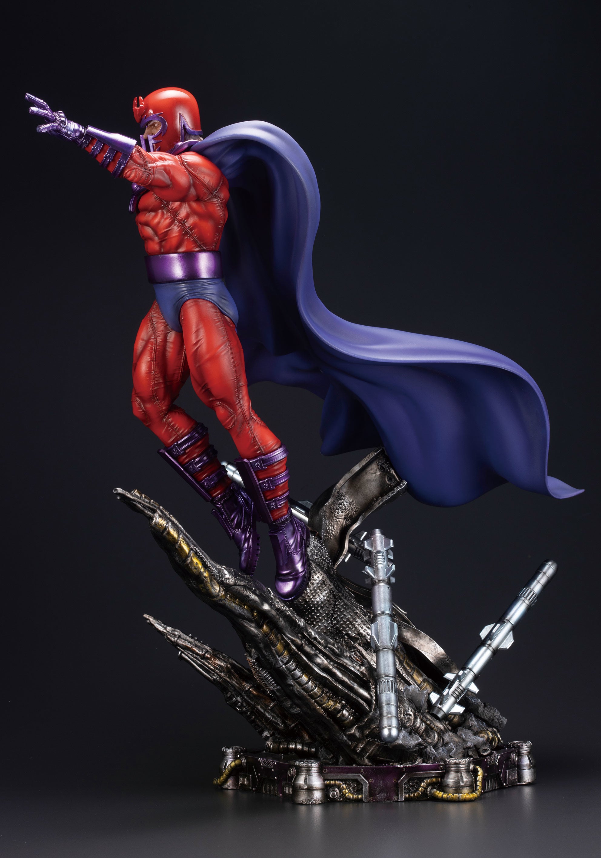 MARVEL UNIVERSE MAGNETO FINE ART STATUE