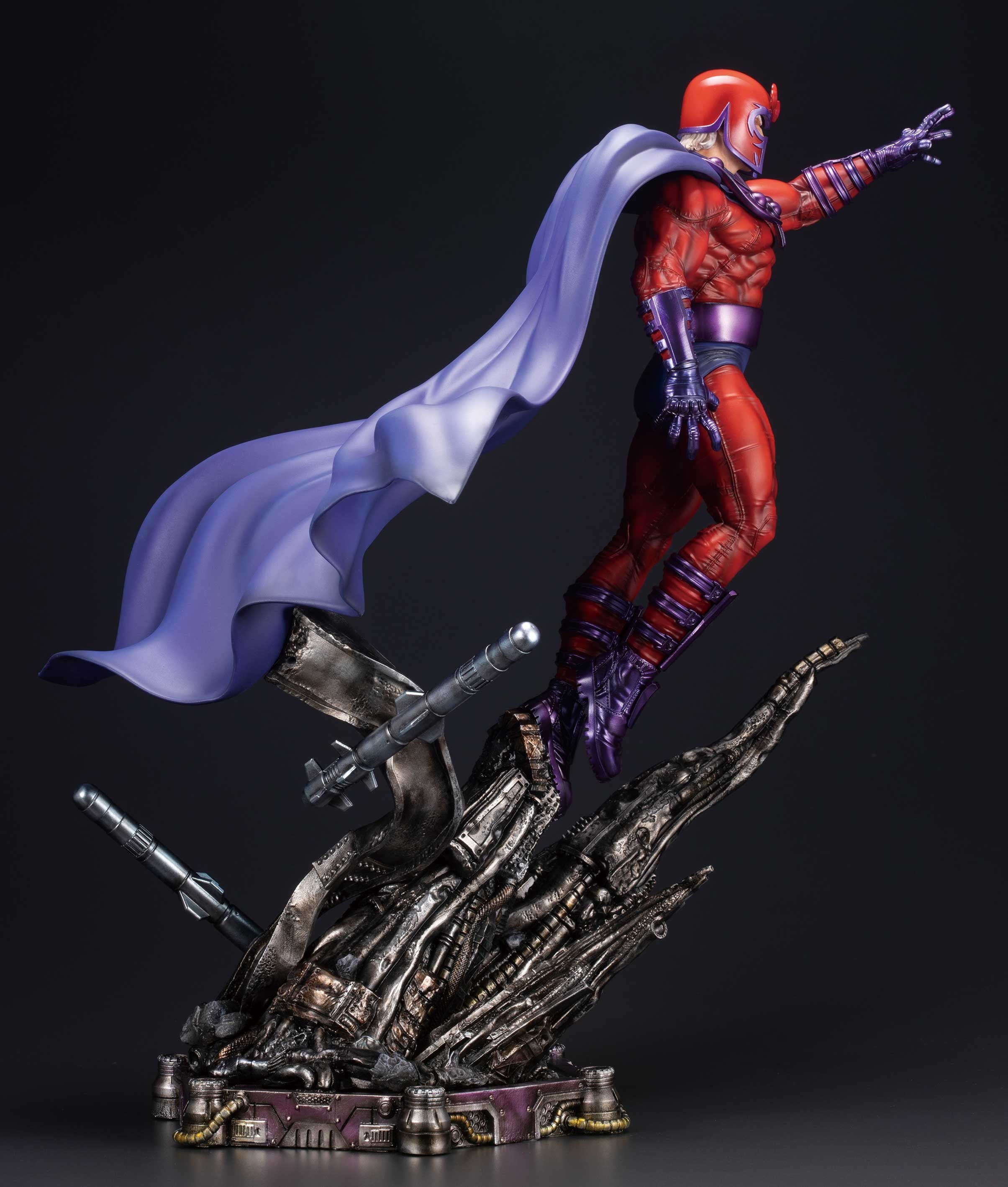 MARVEL UNIVERSE MAGNETO FINE ART STATUE